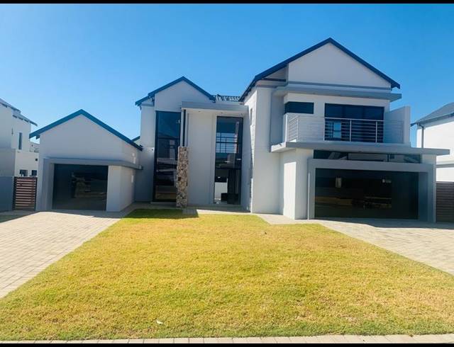 5 BEDROOM HOUSE FOR SALE IN SIX FOUNTAINS RESIDENTIAL ESTATE